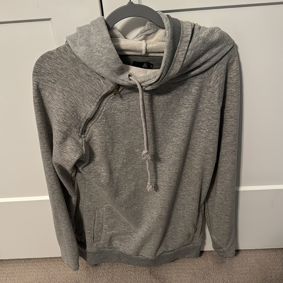 Double hooded sweatshirt - Picture 2 of 3